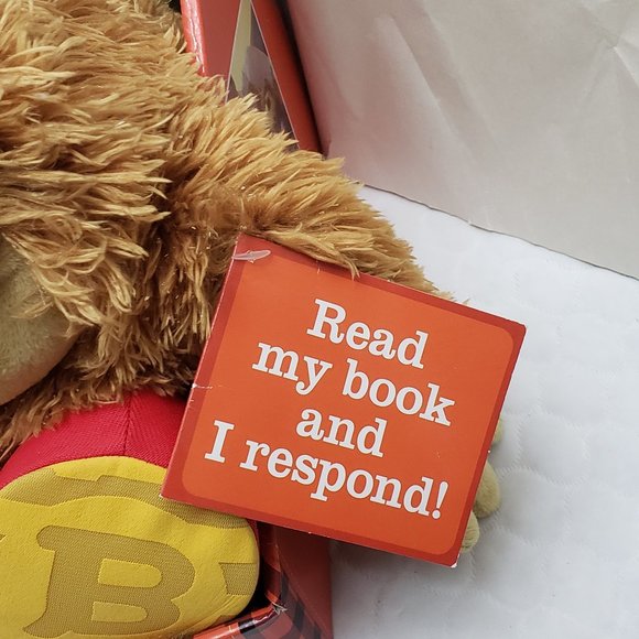 Hallmark Bigsby Interactive Book and Toy Set - Picture 4 of 7